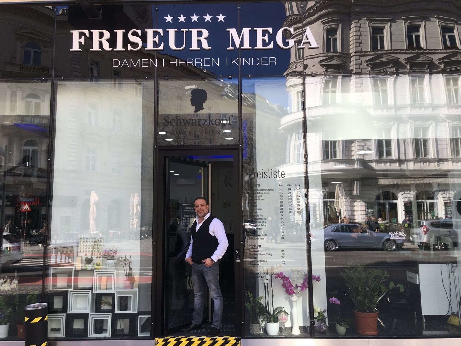 Außenansicht Friseur Mega